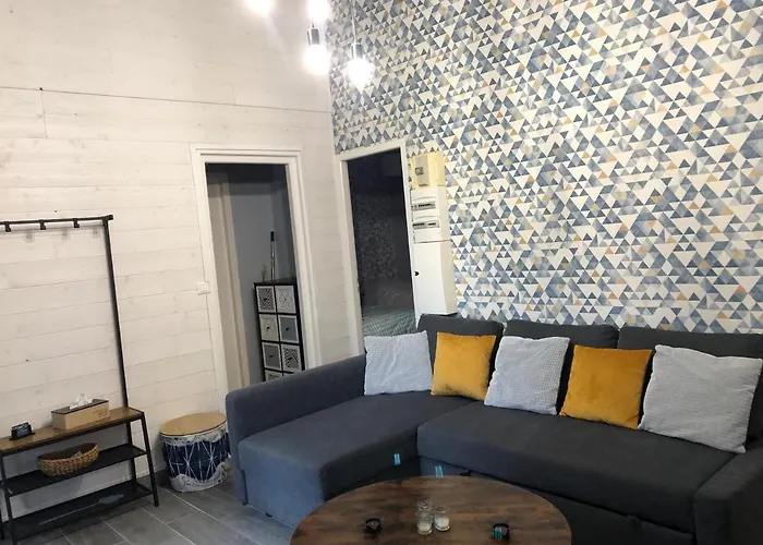 Dans Domaine Privé * Signy-le-Petit